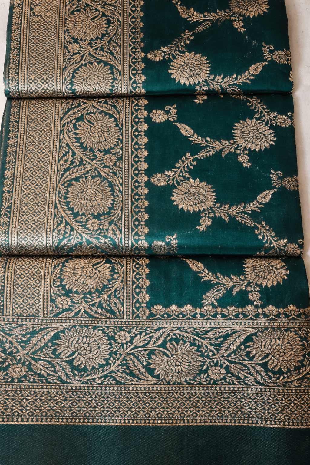Green Jaal Banarasi Silk Saree with Golden Zari Work and Blouse Piece - Kanyaraa