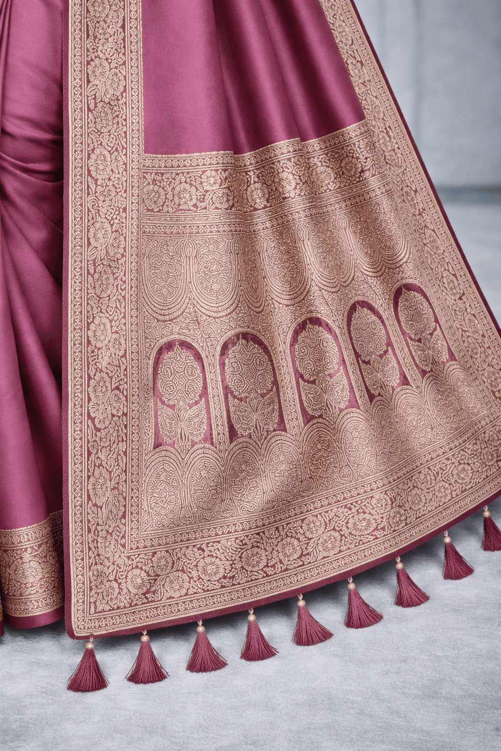 Mauve Pink Banarasi Silk Saree with Gold Border and Blouse Piece - Saree