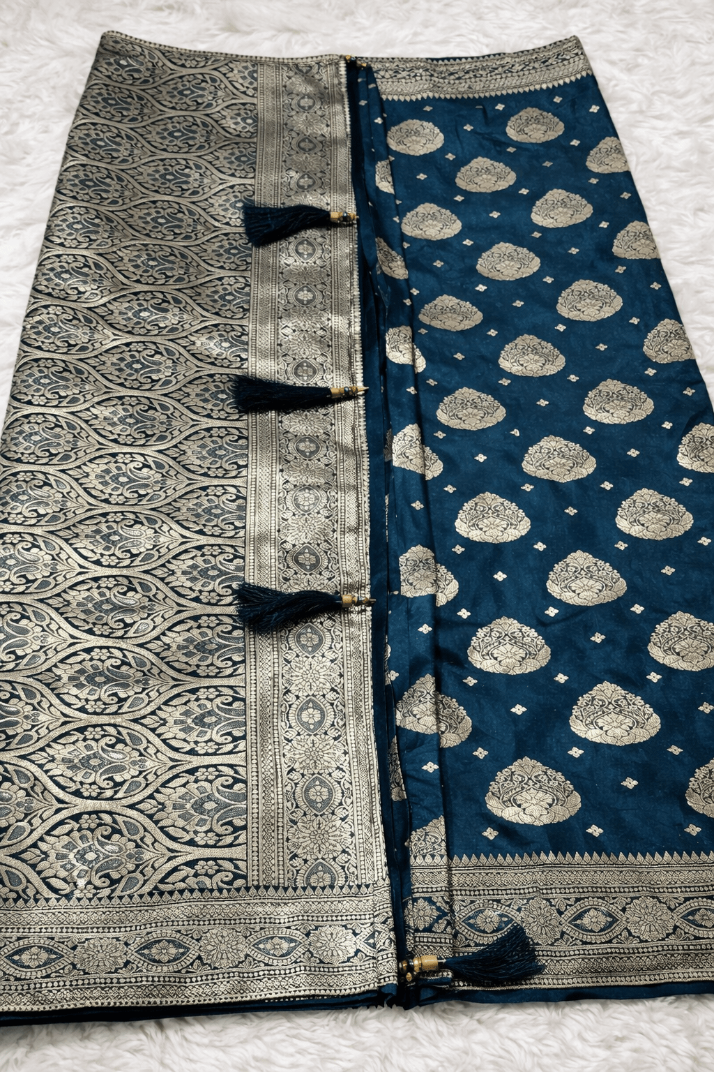 Peacock Blue Wedding Banarasi Silk Saree with Blouse Piece - Kanyaraa