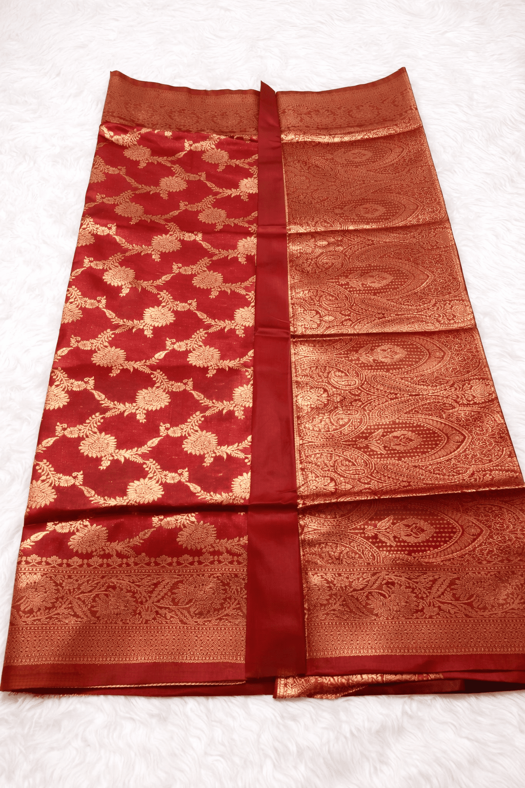 Red Banarasi Silk Saree with Golden Zari Weaving and Blouse Piece - Kanyaraa